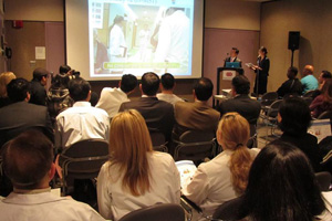신준식 명예이사장이 2011년 한의사 최초로 미국 LA 시더사이나이 병원 전문의 대상 보수교육을 실시했다.